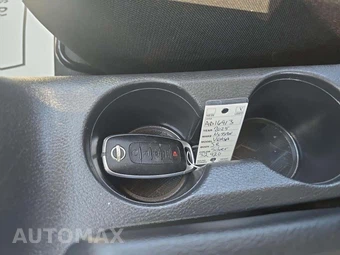 2025 Nissan Versa SR – miniatura 8