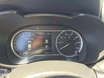 2025 Nissan Versa SR – miniatura 9