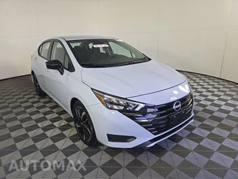 2025 Nissan Versa SR - miniatura 3