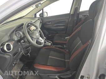2025 Nissan Versa SR - miniatura 7