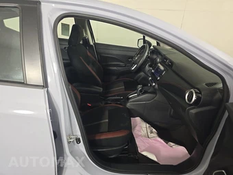2025 Nissan Versa SR - miniatura 8