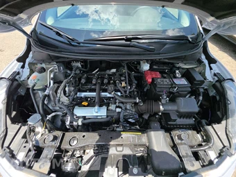 2025 Nissan Versa SR - miniatura 15