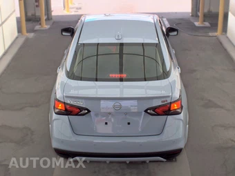 2025 Nissan Versa SR - miniatura 5