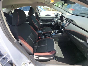 2025 Nissan Versa SR - miniatura 8