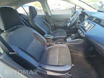 2025 Nissan Versa SV - miniatura 8