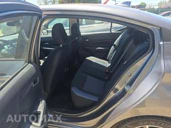 2025 Nissan Versa SV - miniatura 13