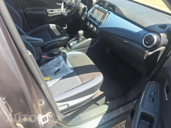 2025 Nissan Versa SV - miniatura 18