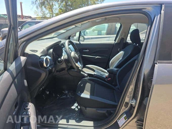 2025 Nissan Versa SV - miniatura 6
