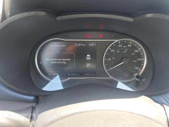 2025 Nissan Versa SV - miniatura 9