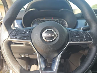 2025 Nissan Versa SV - miniatura 10