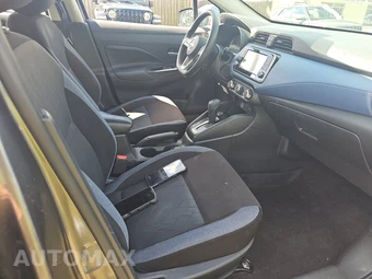 2025 Nissan Versa SV - miniatura 8