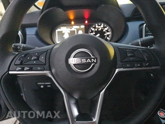 2025 Nissan Versa SV – miniatura 10