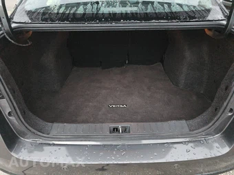 2025 Nissan Versa SV – miniatura 16