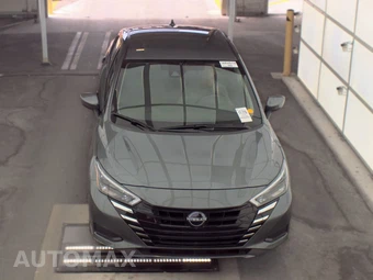 2025 Nissan Versa SV – miniatura 2