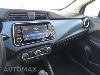 2025 Nissan Versa SV – miniatura 8