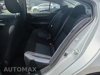 2025 Nissan Versa SV – miniatura 16