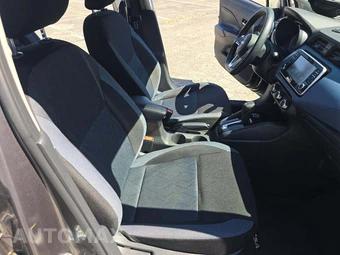 2025 Nissan Versa SV - miniatura 15