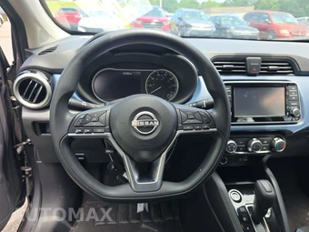 2025 Nissan Versa SV – miniatura 10