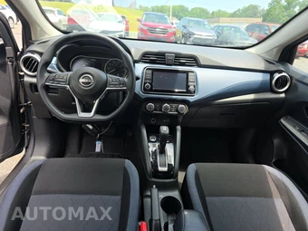 2025 Nissan Versa SV – miniatura 11