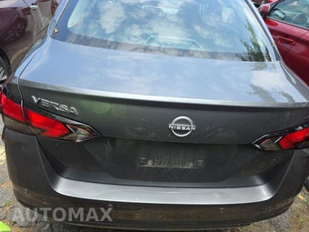 2025 Nissan Versa SV – miniatura 5