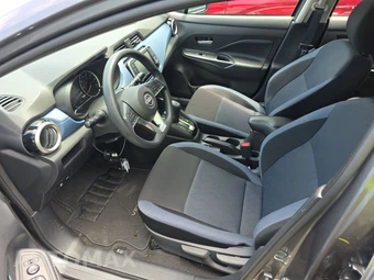 2025 Nissan Versa SV – miniatura 7