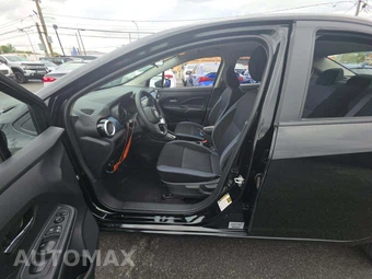 2025 Nissan Versa SV – miniatura 3
