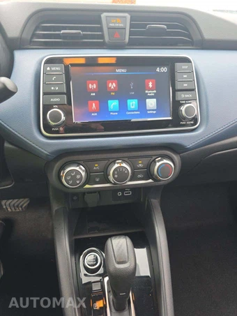 2025 Nissan Versa SV – miniatura 7