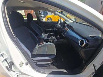 2025 Nissan Versa SV – miniatura 18