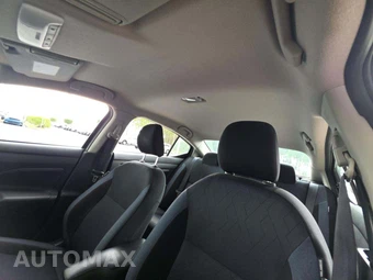 2025 Nissan Versa SV – miniatura 11