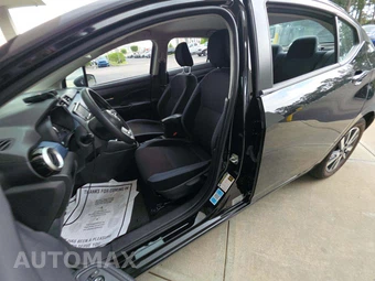 2025 Nissan Versa SV – miniatura 6