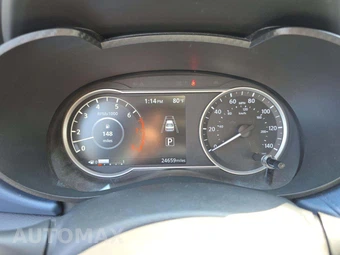 2025 Nissan Versa SV – miniatura 9