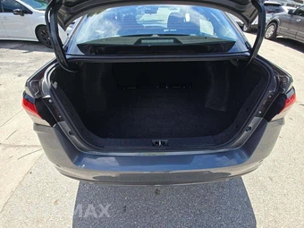 2025 Nissan Versa SV – miniatura 11