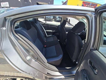 2025 Nissan Versa SV – miniatura 13