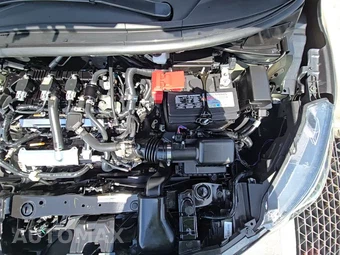 2025 Nissan Versa SV – miniatura 20