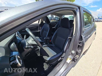 2025 Nissan Versa SV – miniatura 3