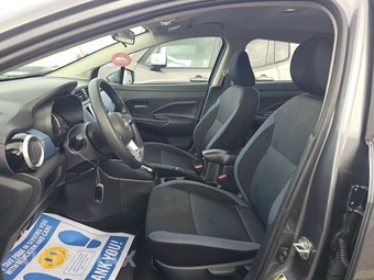 2025 Nissan Versa SV - miniatura 7