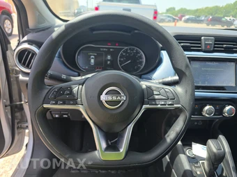 2025 Nissan Versa SV – miniatura 10