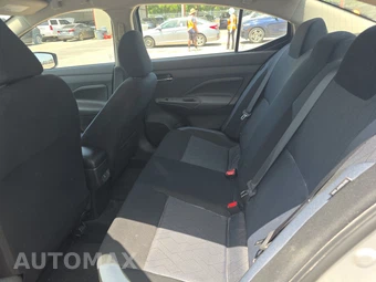 2025 Nissan Versa SV – miniatura 13