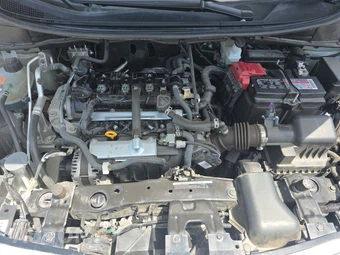 2025 Nissan Versa SV – miniatura 15