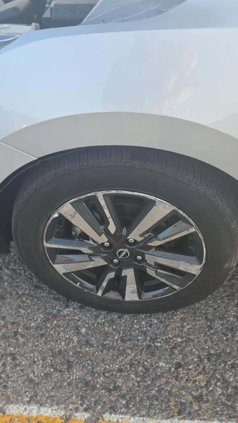 2025 Nissan Versa SV – miniatura 24