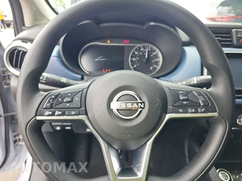 2025 Nissan Versa SV - miniatura 10