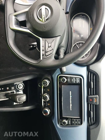2025 Nissan Versa SV - miniatura 11