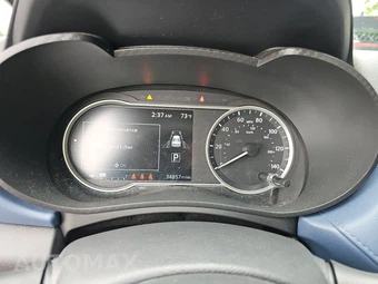 2025 Nissan Versa SV - miniatura 12