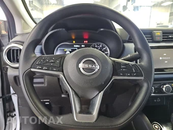 2025 Nissan Versa SV – miniatura 10