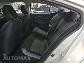 2025 Nissan Versa SV – miniatura 13