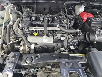 2025 Nissan Versa SV – miniatura 15