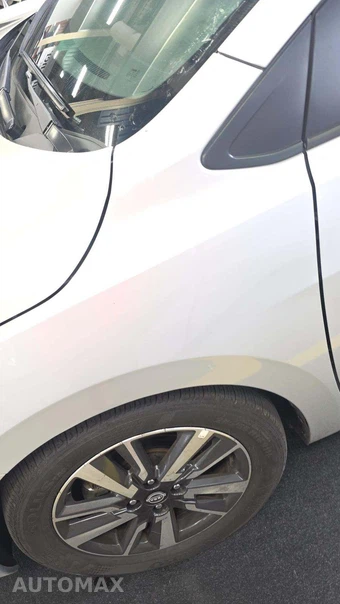 2025 Nissan Versa SV – miniatura 24