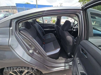 2025 Nissan Versa SV – miniatura 13