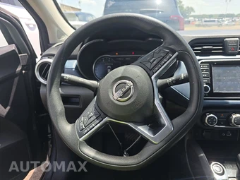 2025 Nissan Versa SV – miniatura 10