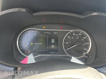 2025 Nissan Versa SV – miniatura 12